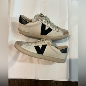 victoria
Berlin Leather sneakers